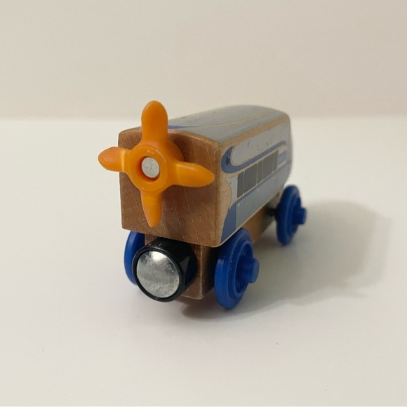 Thomas & Friends Wooden Hugo Train - Picture 4 of 13